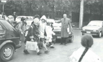 Il nonno vigile Giovanni Renna al “lavoro”